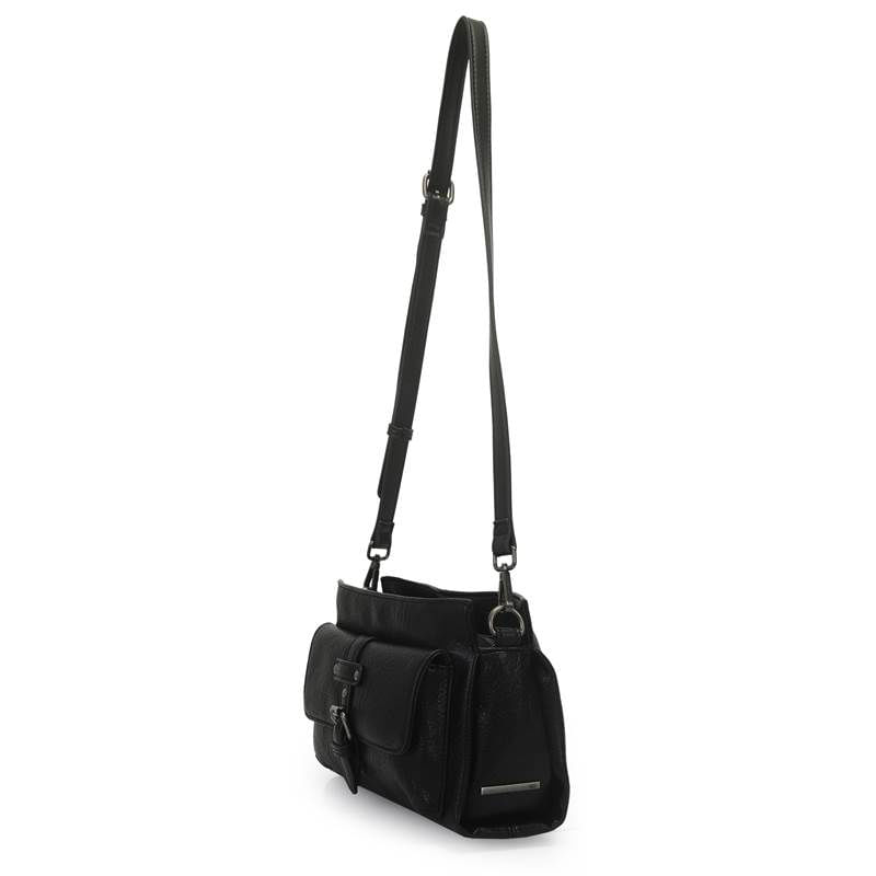 Bolsa tiracolo feminina preta WJ vista lateral mostrando bolso frontal com aba e fivela metálica prateada